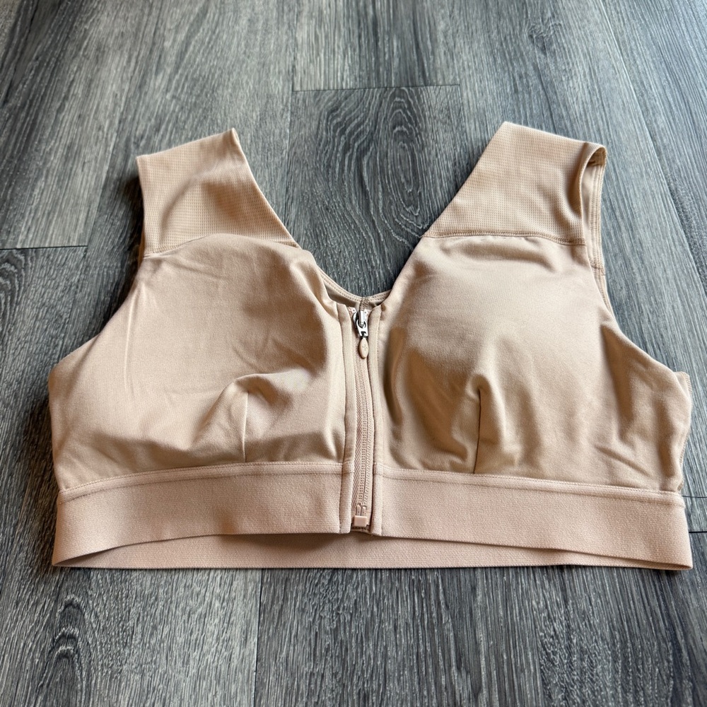 Front-Zip Comfort Sports Bra - Nude